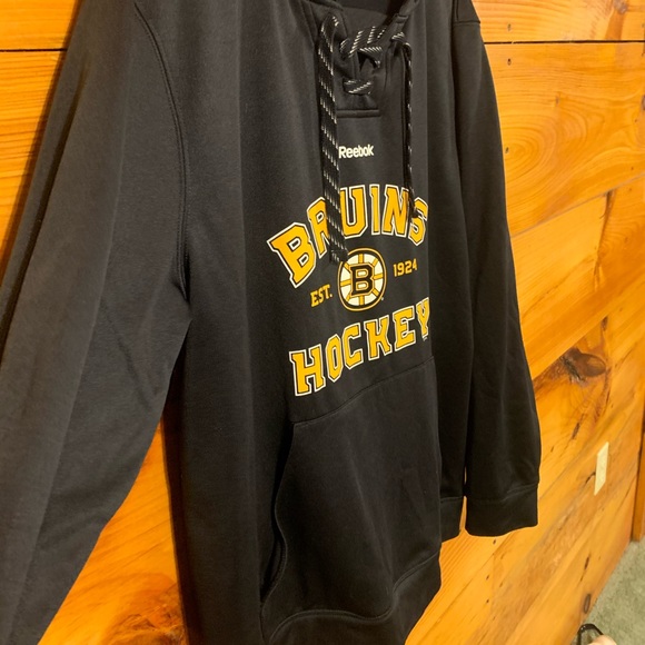 Reebok Jackets \u0026 Coats | Bruins Sweatshirt | Poshmark